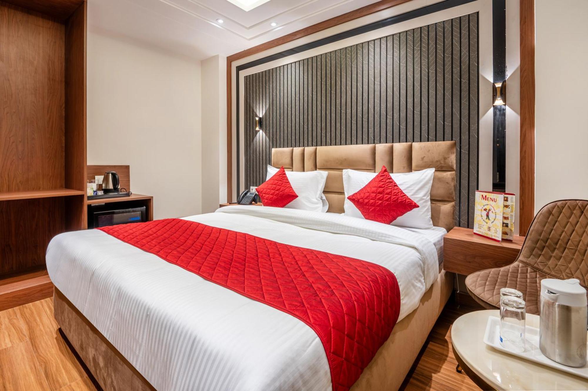 Hotel Avaas - Faiz Road Karol Bagh Delhi  Exterior photo